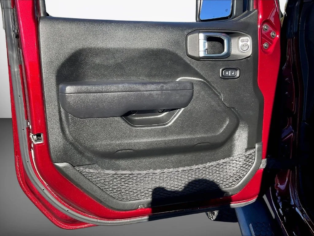 Used 2022 Snazzberry Pearlcoat Jeep Sport S image 20