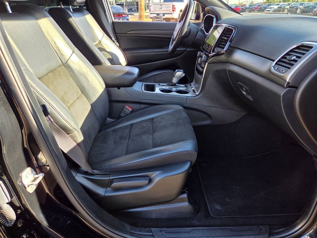 Used 2021 Black Jeep Laredo X image 19