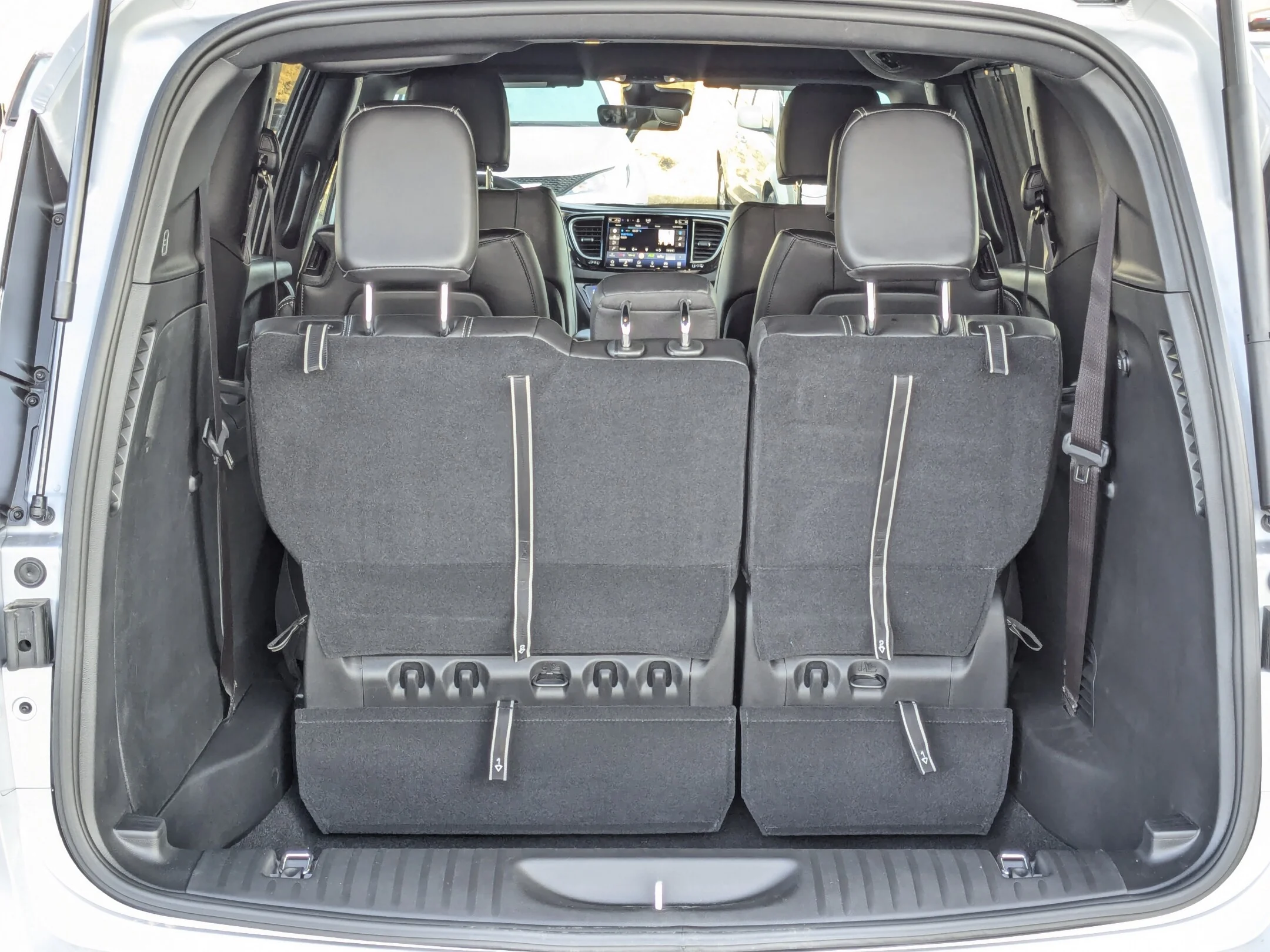 New 2026 Silver Chrysler SXT - - FWD - Power Liftgate - Power Sliding Doors - Leather & More! image 30