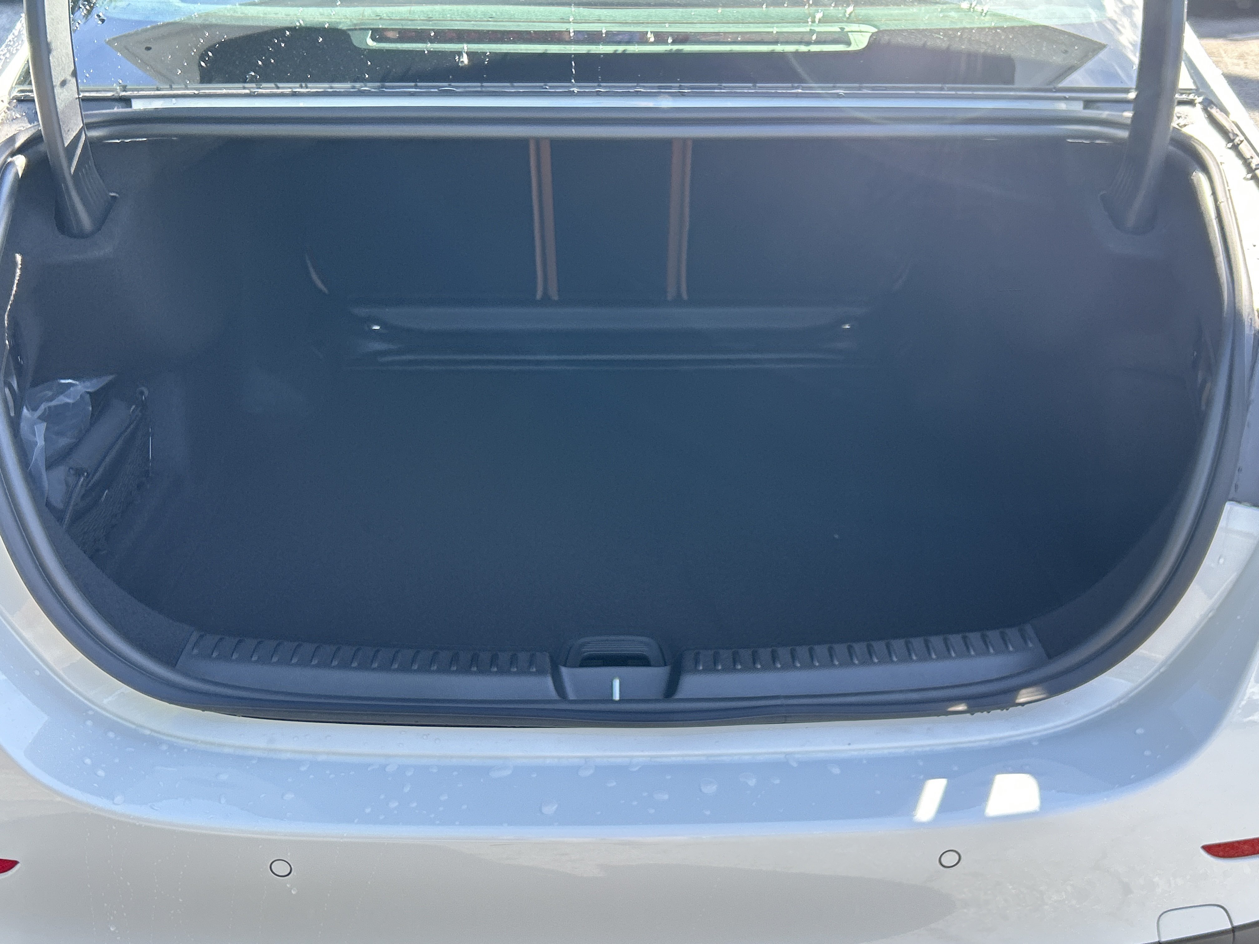 New 2026 MANUFAKTUR Moonlight White Metallic Mercedes-Benz E 450 4MATIC® Sedan image 9