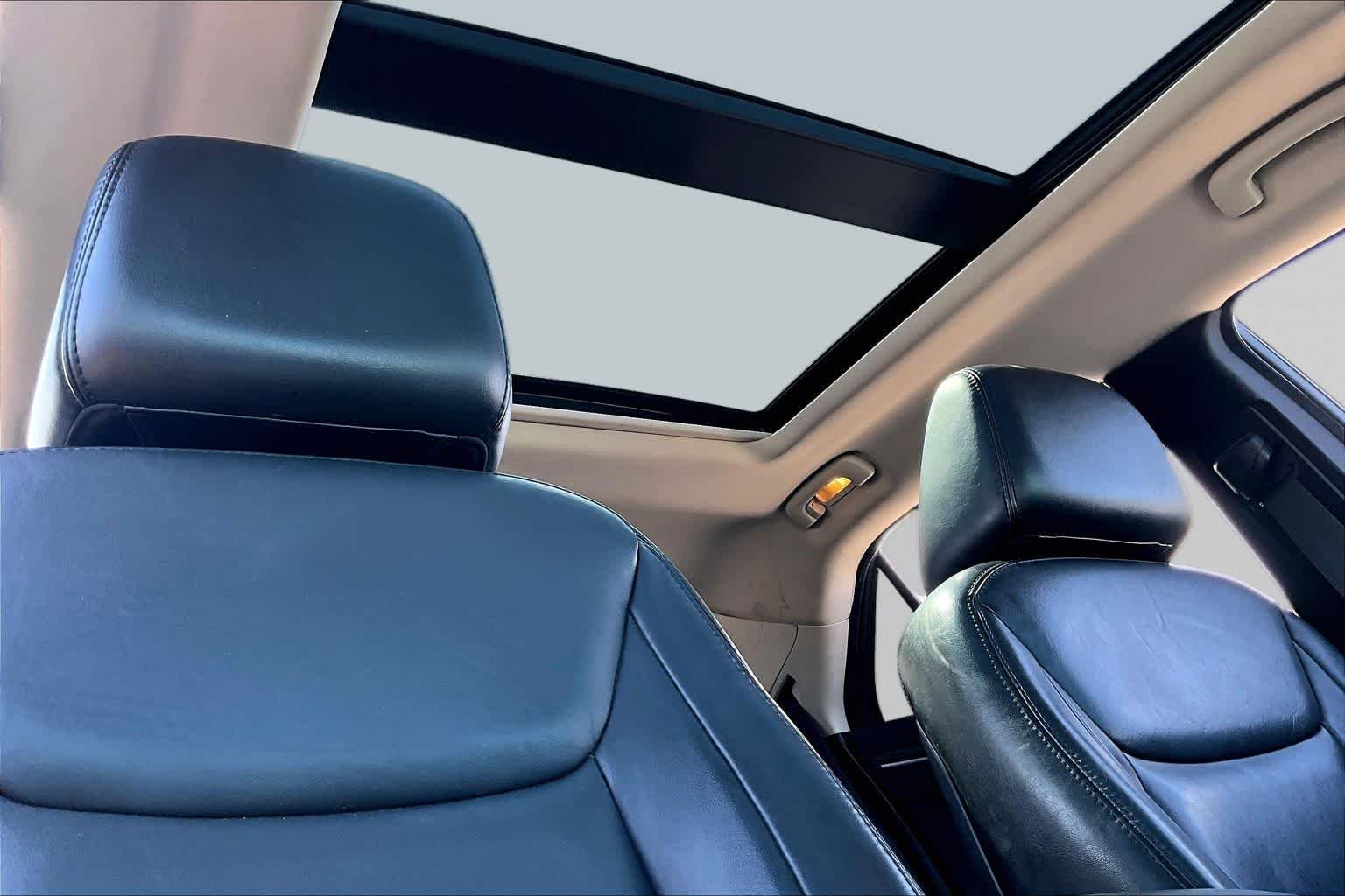 Used 2018 Maximum Steel Metallic Clearcoat Chrysler Touring L image 14