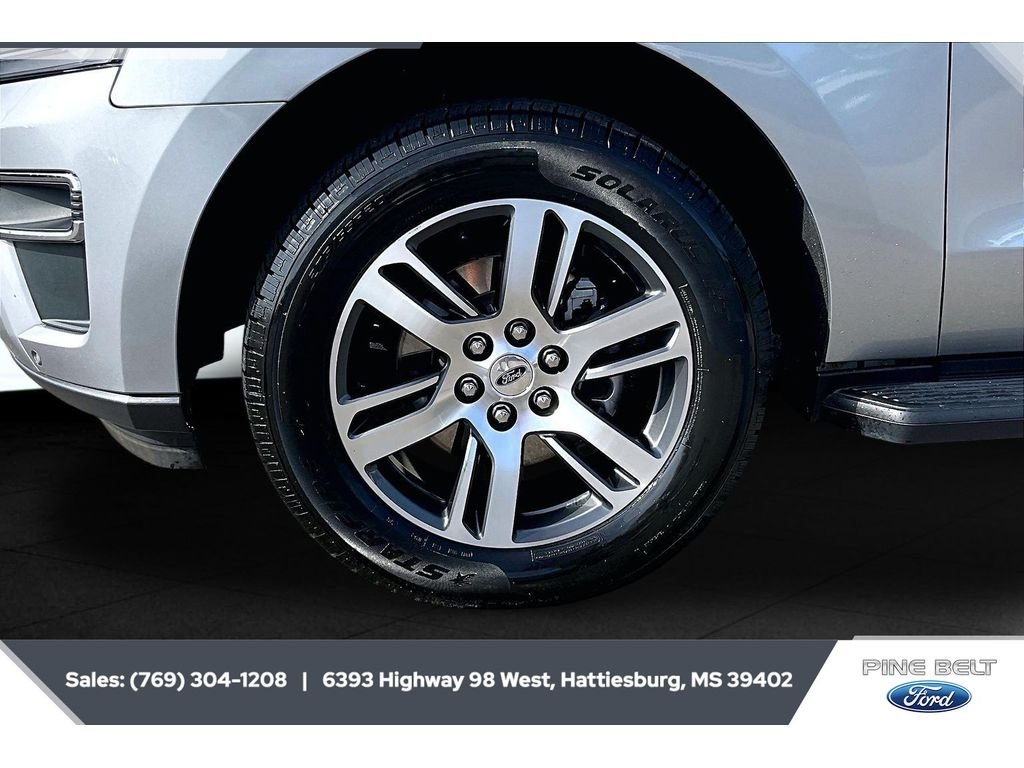 Used 2024 Iconic Silver Metallic Ford Limited image 7