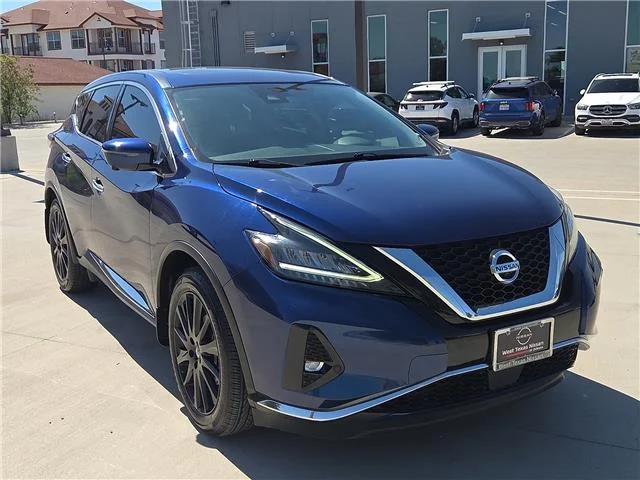 Used 2022 Blue Nissan SL image 7