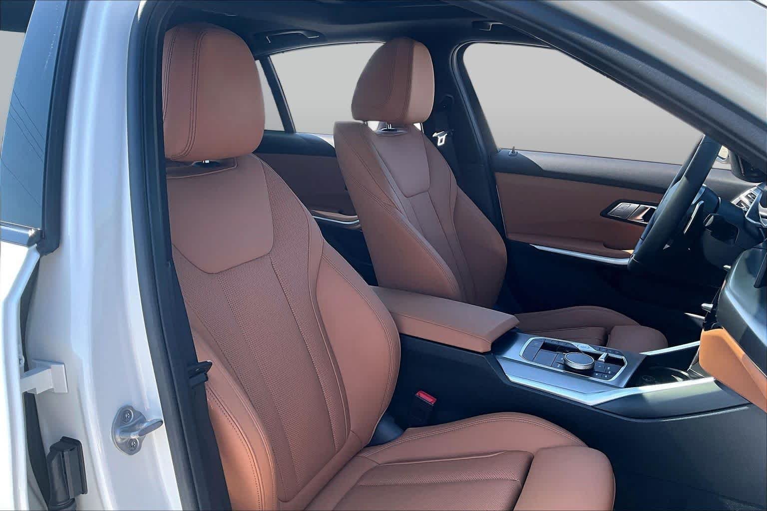 Used 2025 Mineral White Metallic BMW M340i image 8