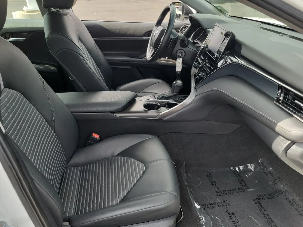 Used 2024 Ice Toyota SE image 19