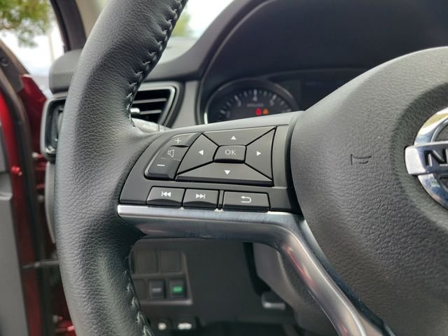 Used 2022 Red Nissan SV image 21