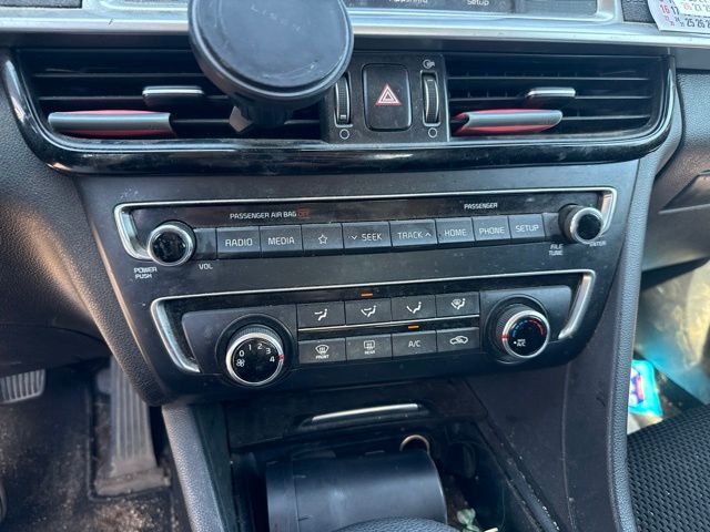 Used 2019 White Kia LX image 12
