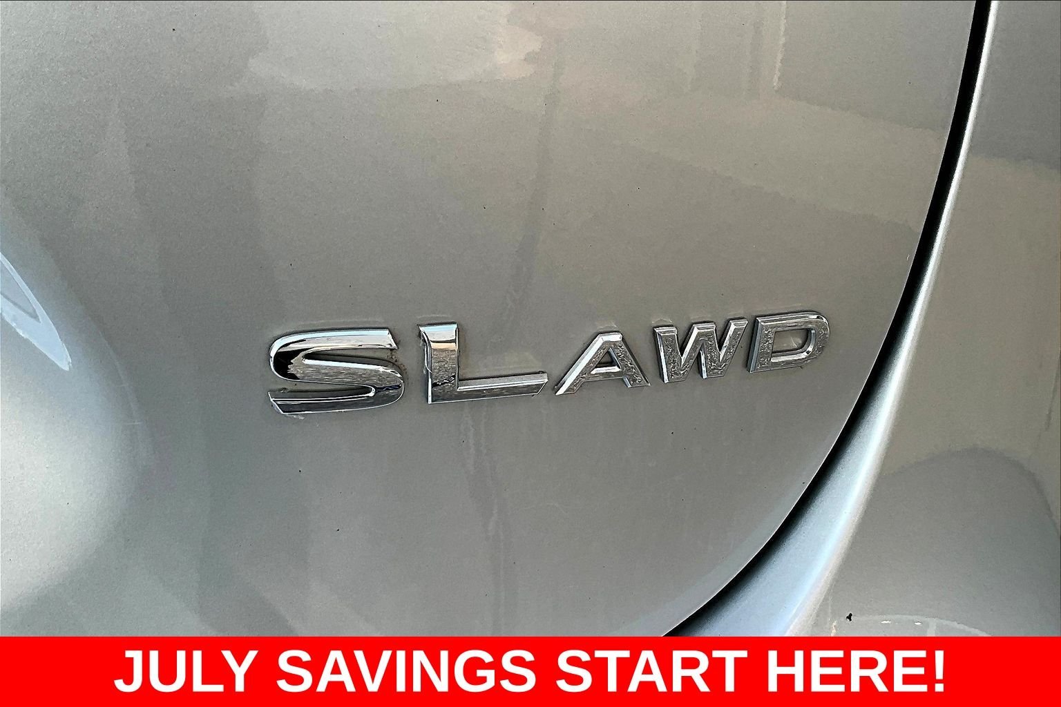 Used 2022 Silver Nissan SL image 31