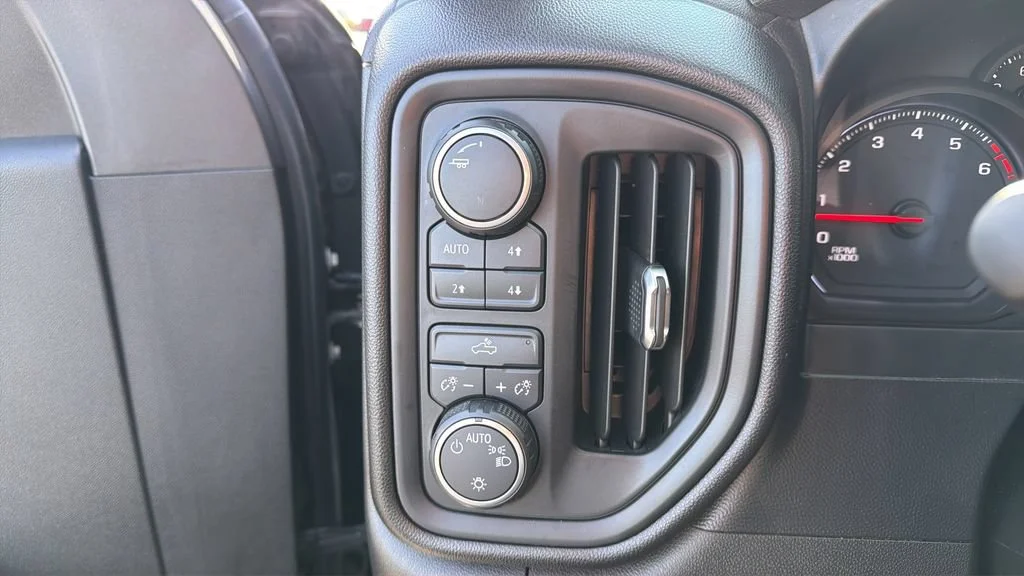 Used 2019 BLACK Chevrolet Custom Trail Boss image 29