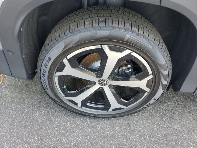 New 2026 Silver Volkswagen SE image 8
