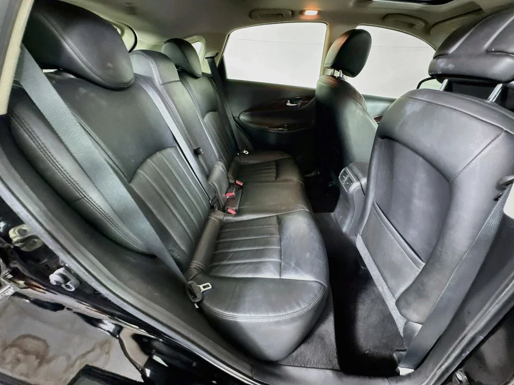 Used 2015 Black Obsidian INFINITI Journey image 35