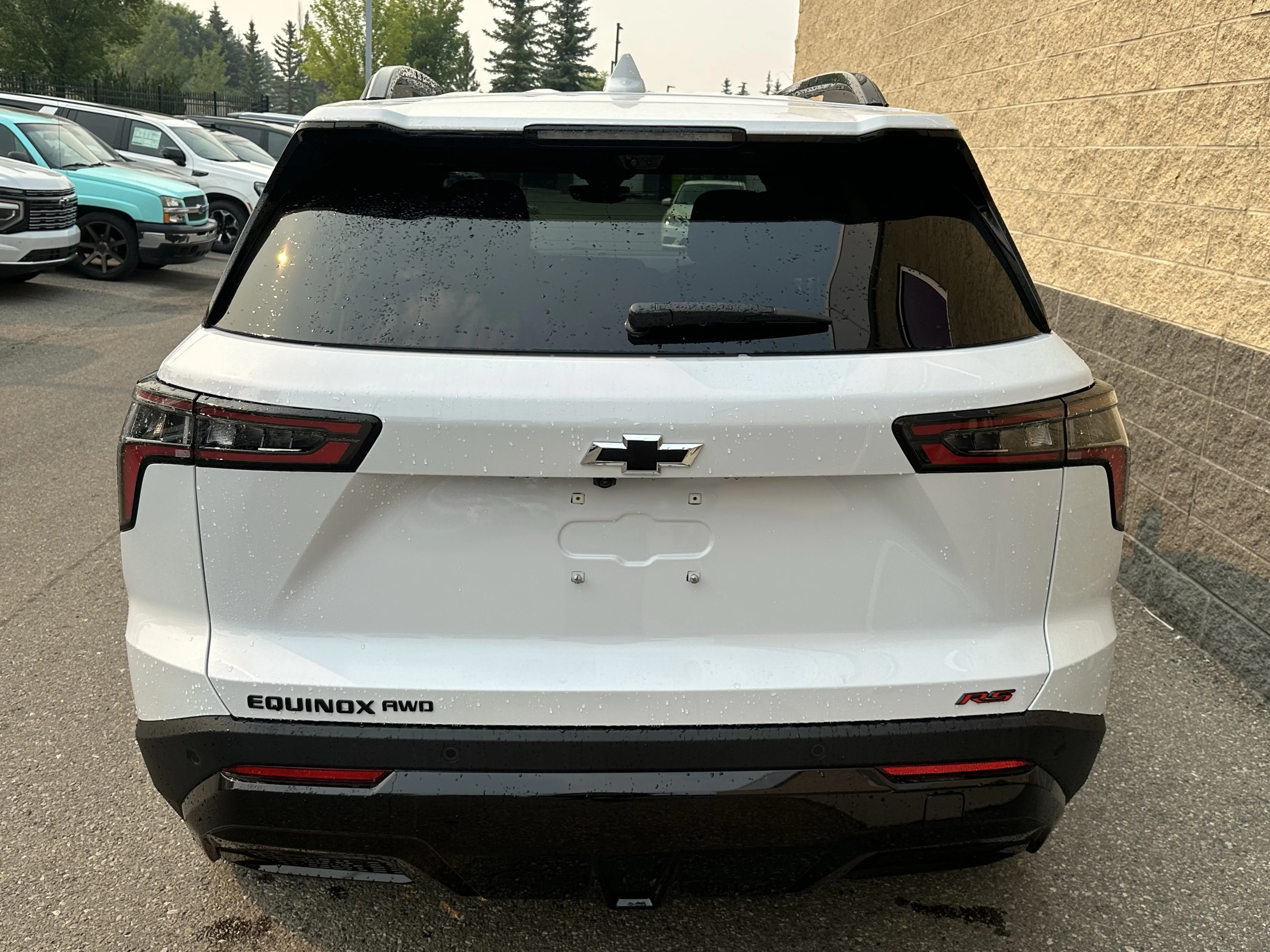 New 2027 Polar White Tricoat Chevrolet AWD RS image 5