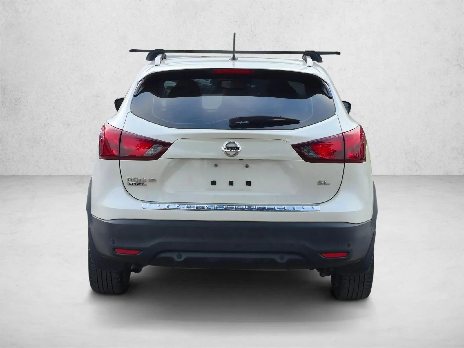 Used 2019 Pearl White Tricoat Nissan SL image 3