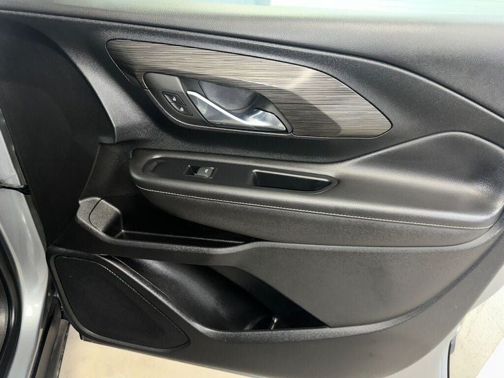2023 GMC Terrain SLE - Photo 29