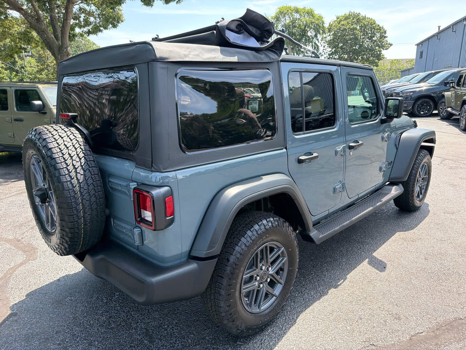 New 2026 Anvil Clear-Coat Exterior Paint Jeep Sport S image 8