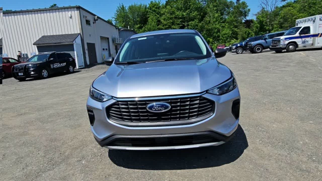Used 2024 Iconic Silver Ford Active image 3