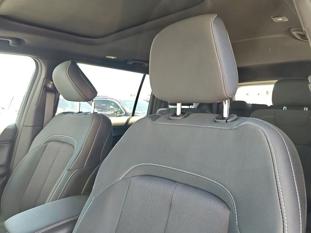 New 2026 Baltic Gray Metallic Clear-Coat Exterior Paint Jeep  image 17