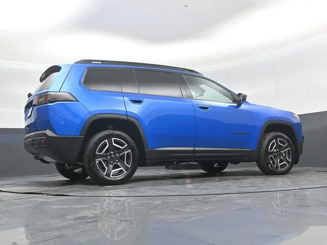 New 2026 Hydro Blue Pearl-Coat Exterior Paint Jeep Limited image 40