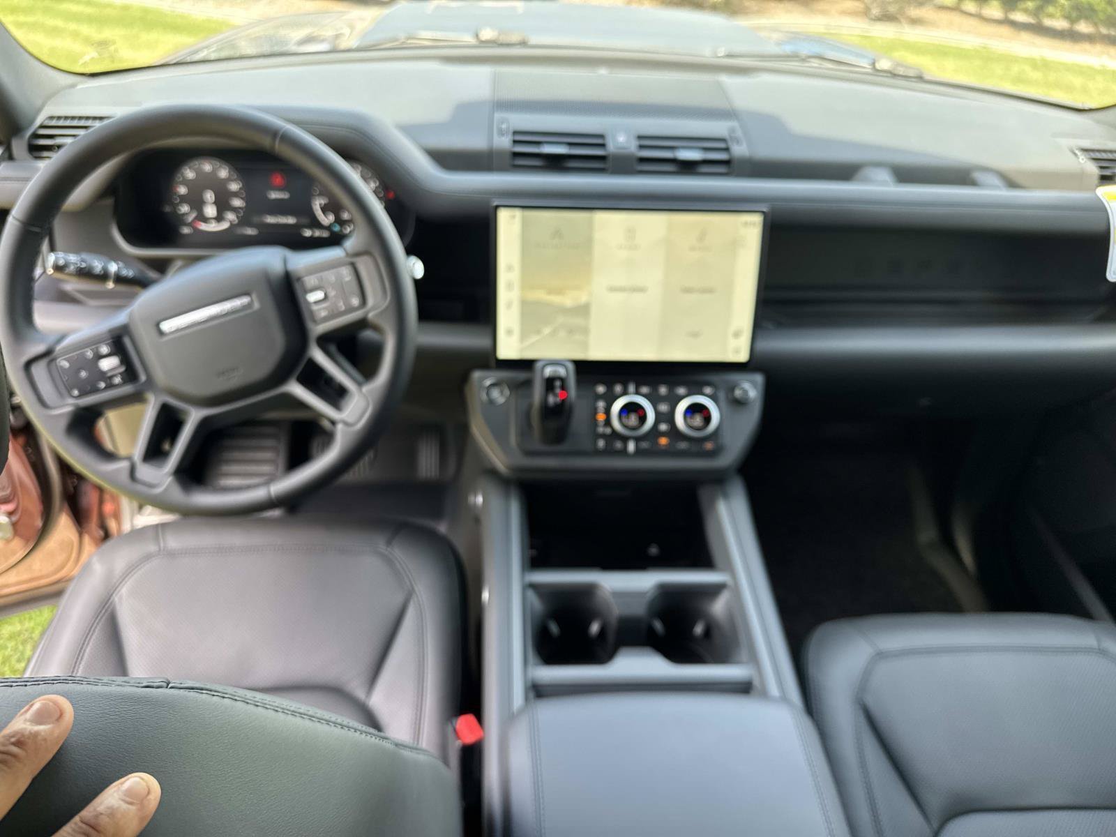 New 2026 Sedona Red Land Rover X-Dynamic SE image 9