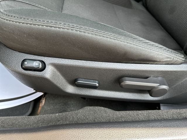 Used 2014 White Ford V6 image 16