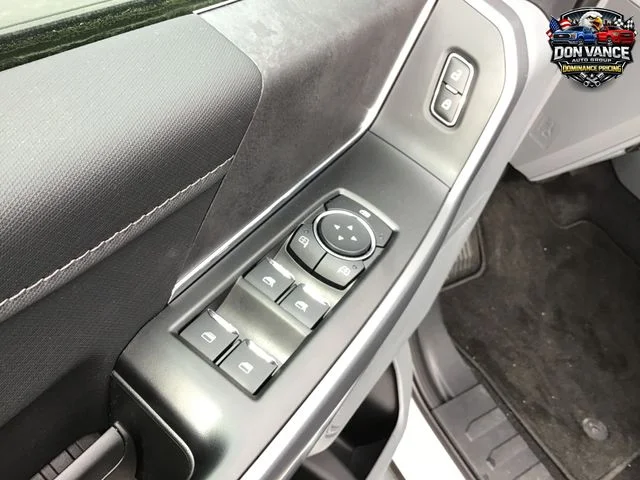 New 2025 Oxford White Ford XLT image 11