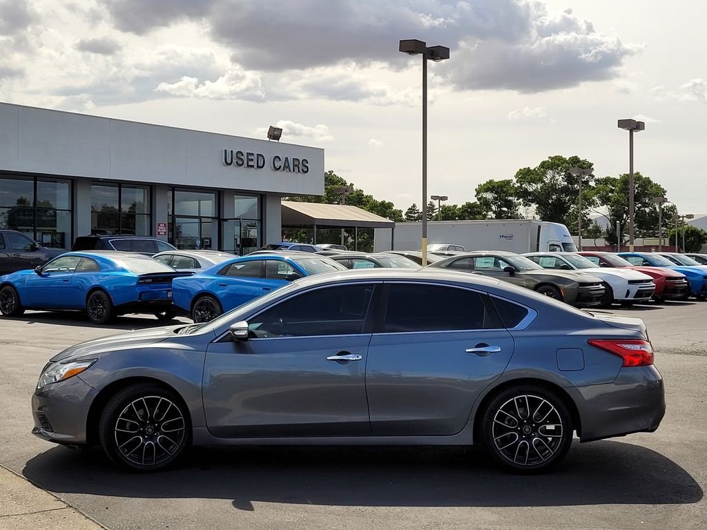 Used 2017 Gray Nissan 2.5 SL image 7