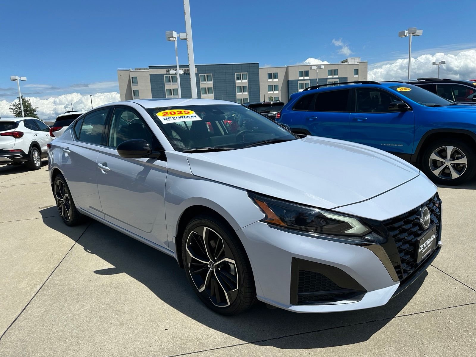 Used 2025 Gray Nissan 2.5 SR image 1