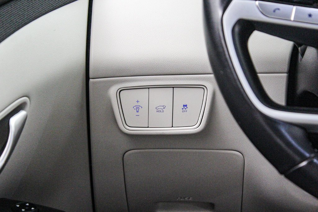 Used 2024 Gray Hyundai SEL image 21