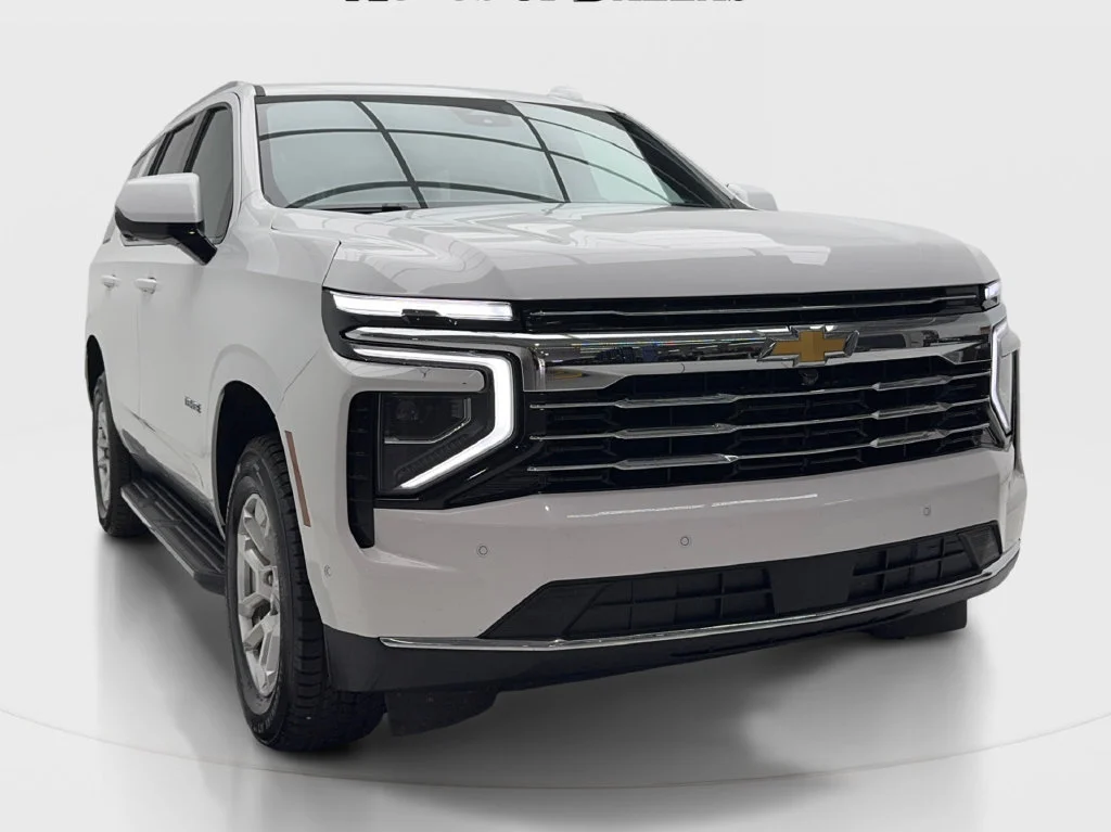 Used 2025 White Chevrolet LT image 3