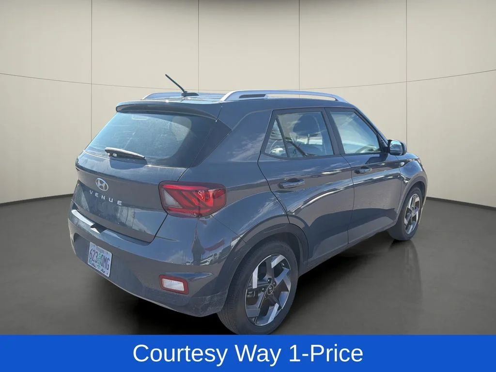 Used 2025 Gray Hyundai SEL image 9