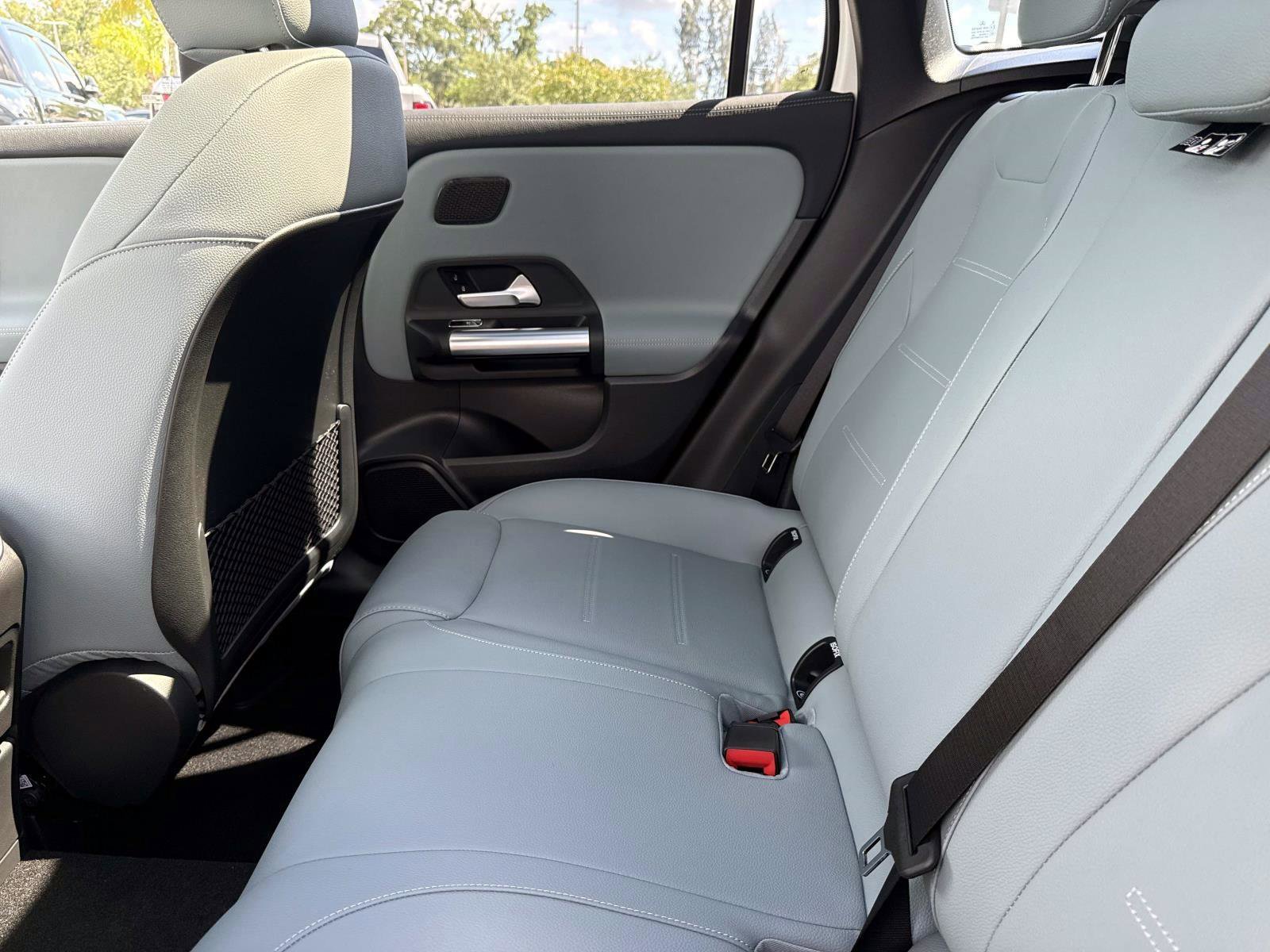 New 2026 Polar White Mercedes-Benz 250 SUV image 13