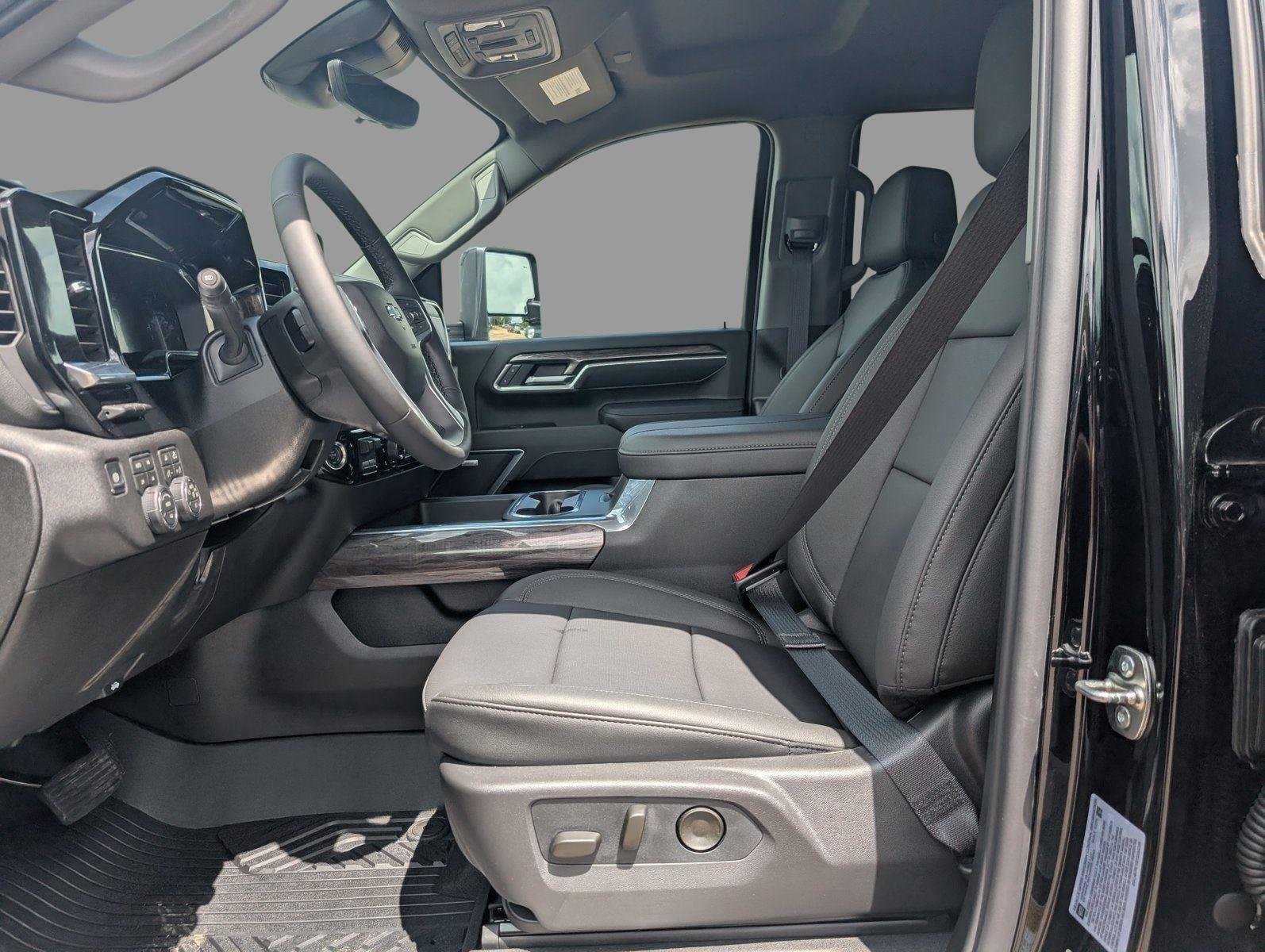 2026 Chevrolet Silverado 2500 HD LTZ - Photo 17
