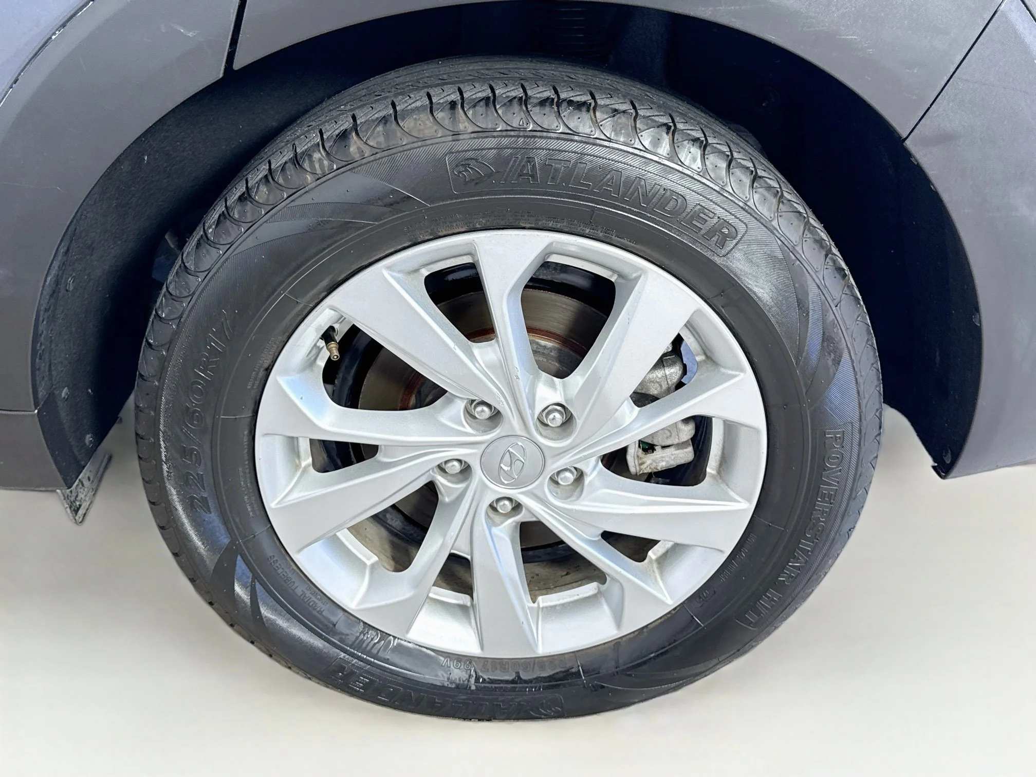 Used 2021 Gray Hyundai Value image 31
