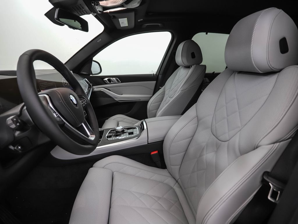Used 2026 Gray Metallic BMW xDrive40i image 11