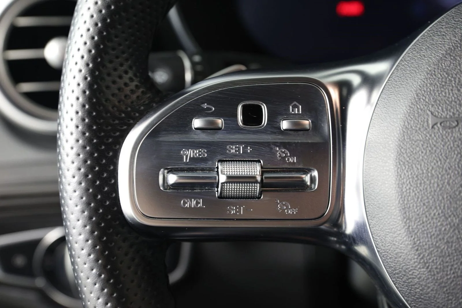 Used 2022 Black Mercedes-Benz GLC 300 image 14