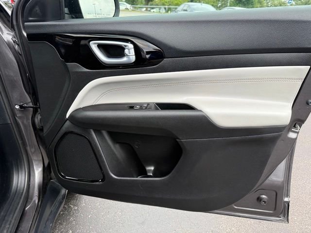 Used 2023 Gray Jeep Limited image 20