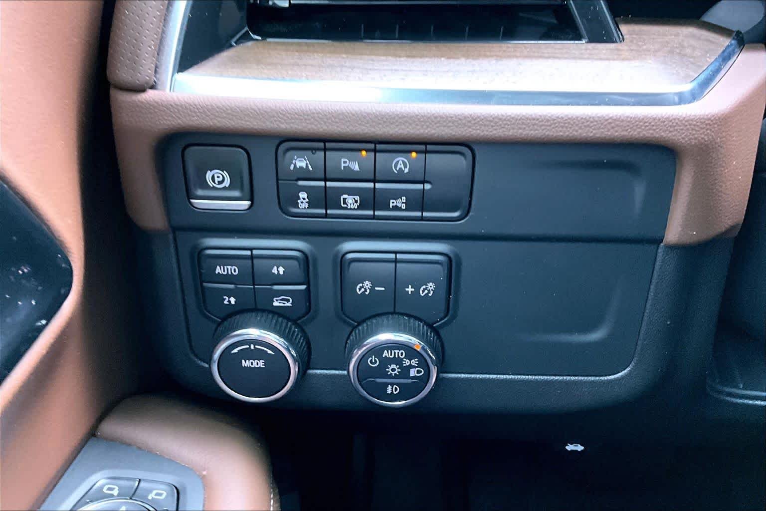 Used 2025 Lakeshore Blue Metallic Chevrolet High Country image 34