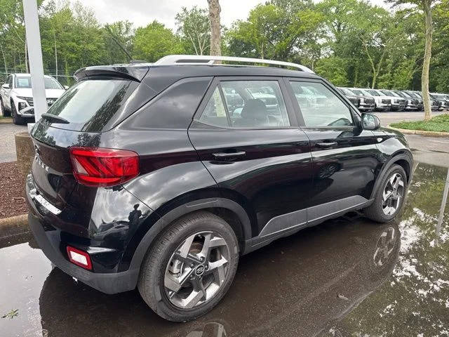 Used 2025 Onyx Black Hyundai SEL image 8