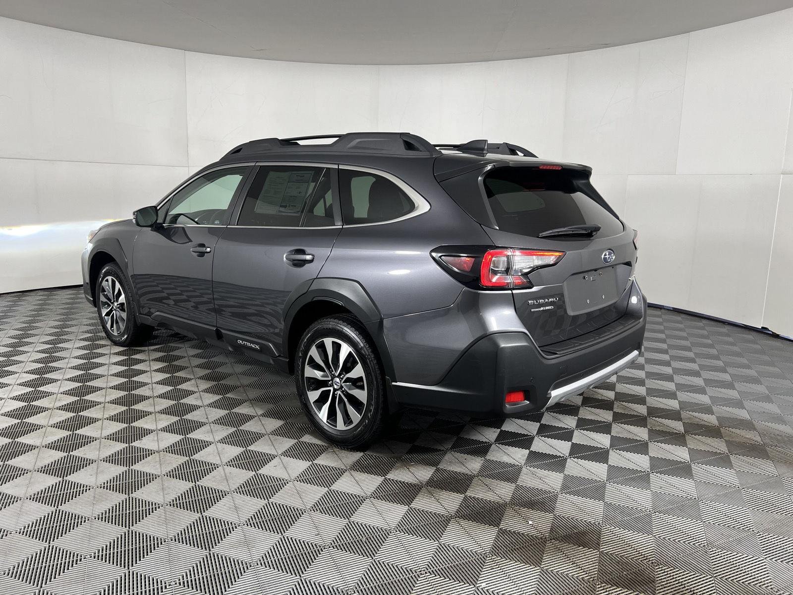 Used 2025 Magnetite Gray Metallic Subaru Limited image 6