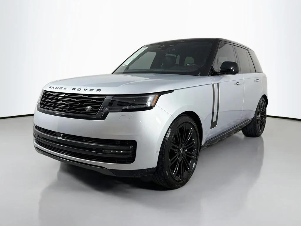 Used 2025 Silver Land Rover SE image 1