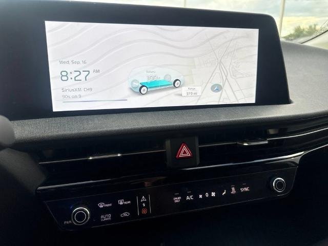 Used 2024 Glacier Kia  image 26