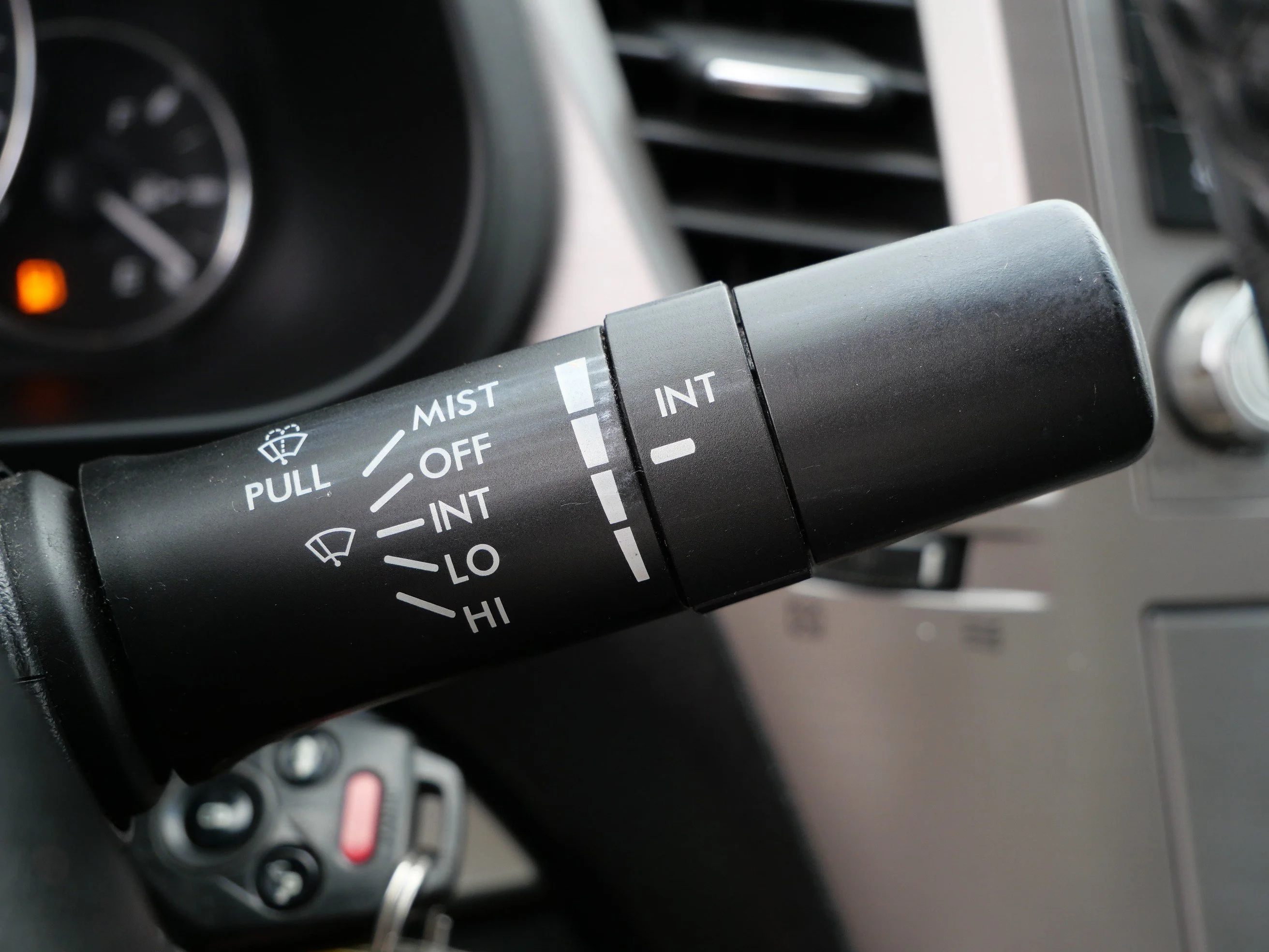 Used 2012 Ice Silver Metallic Subaru 2.5i Premium image 31
