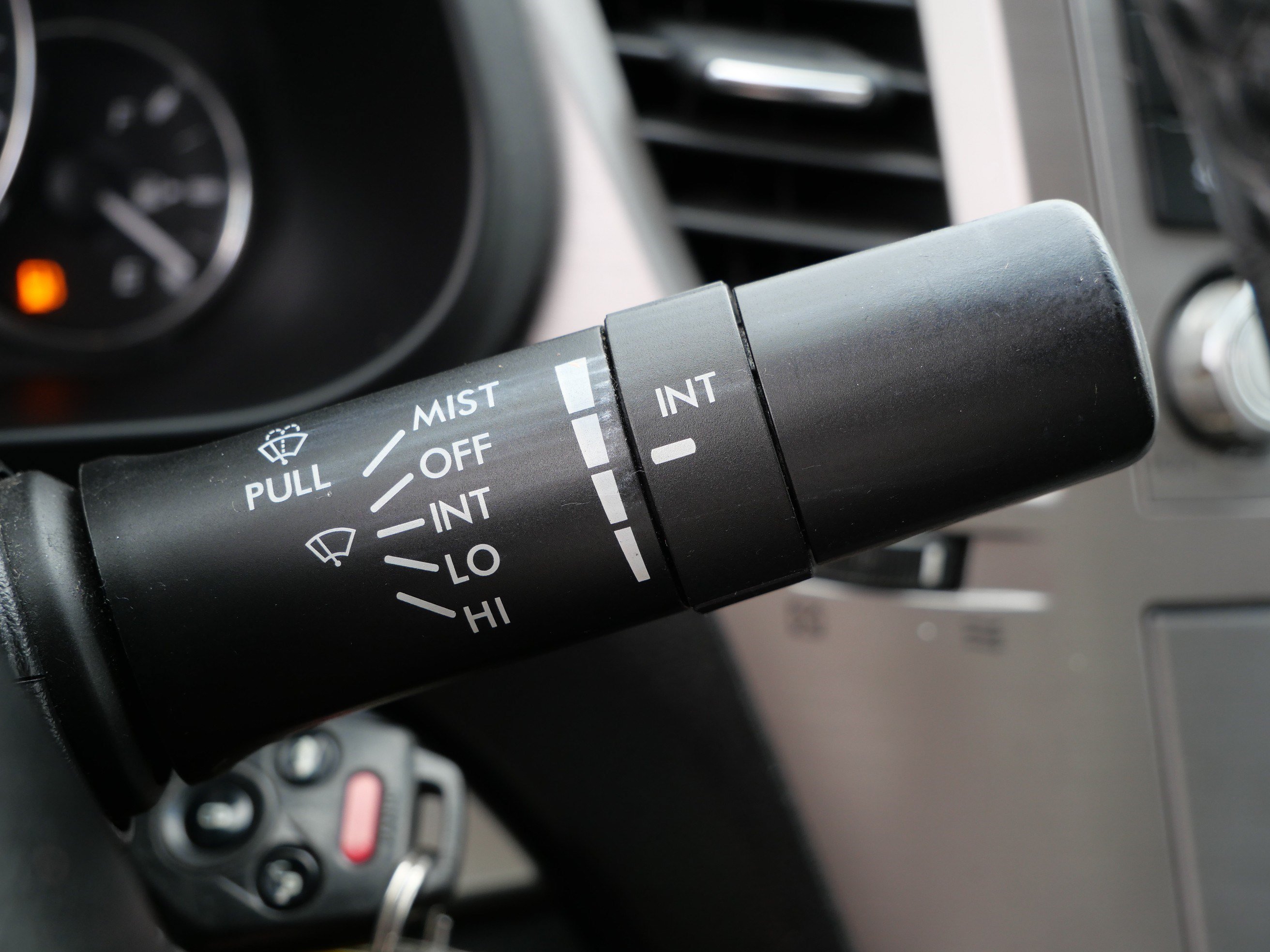 Used 2012 Ice Silver Metallic Subaru 2.5i Premium image 31