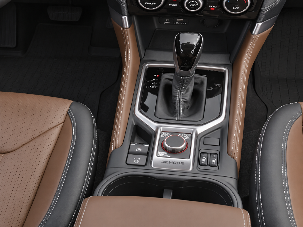 Used 2023 Brown Subaru Touring image 14