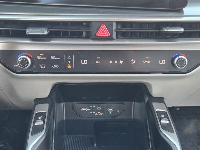 Used 2025 White Pearl Kia EX image 18
