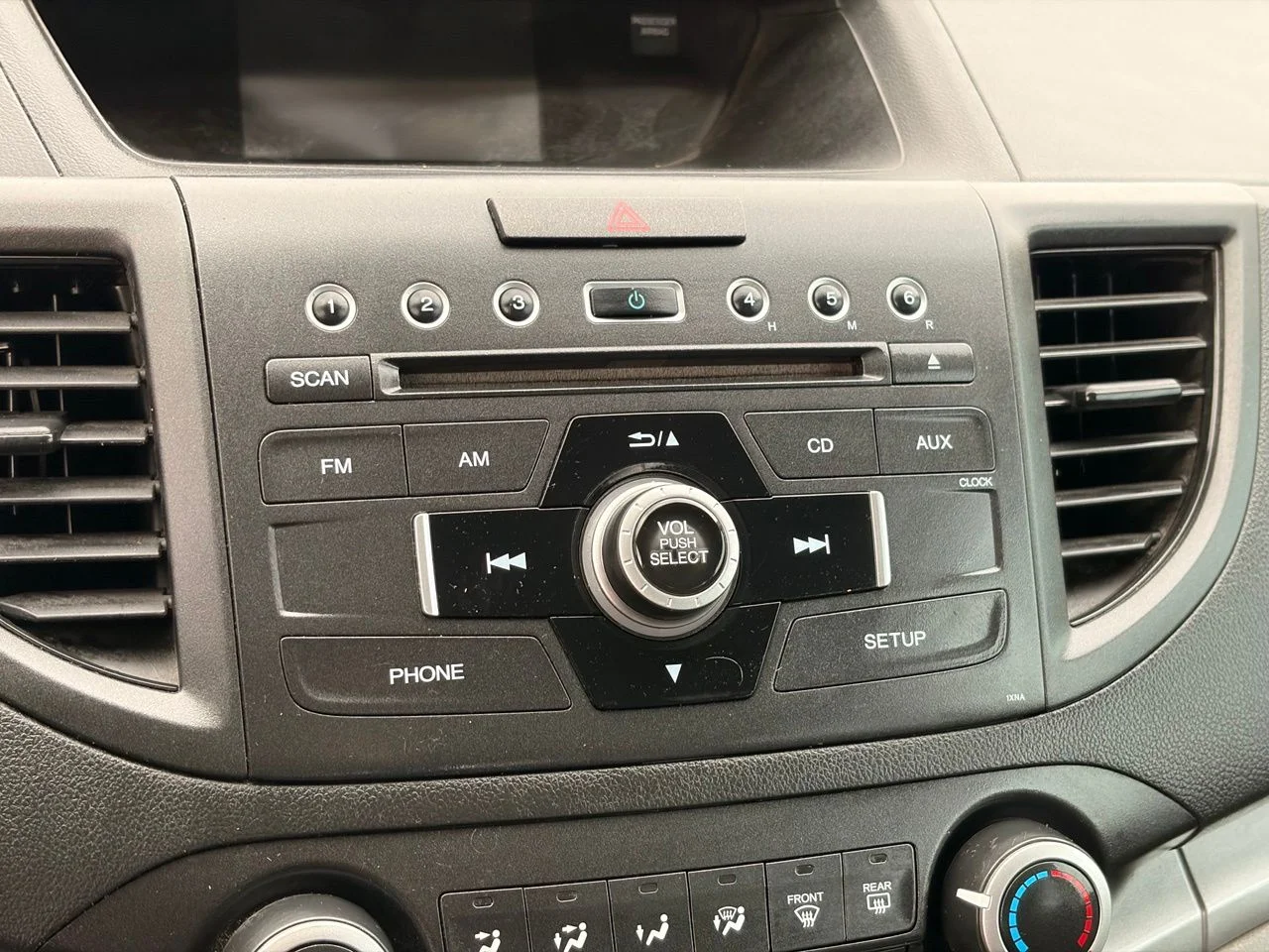 Used 2012 Alabaster Silver Metallic Honda LX image 21