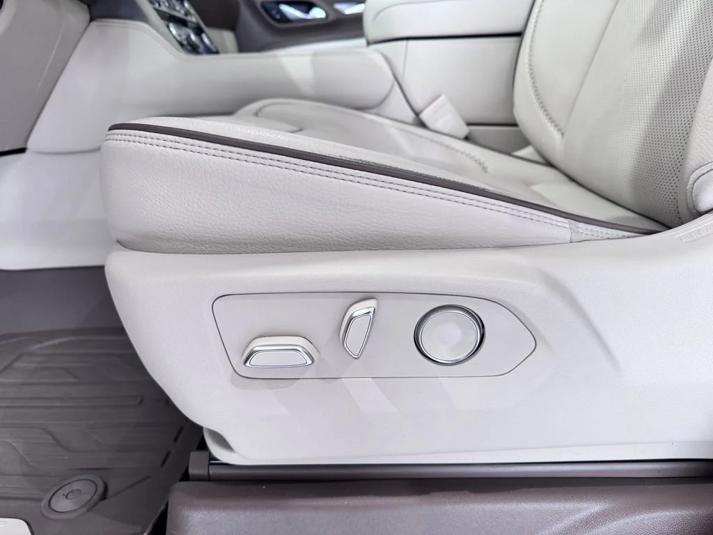 2024 GMC Yukon Denali - Photo 28
