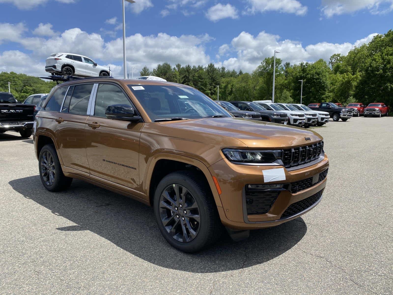 2026 Jeep Grand Cherokee Limited Reserve 4x4's photo