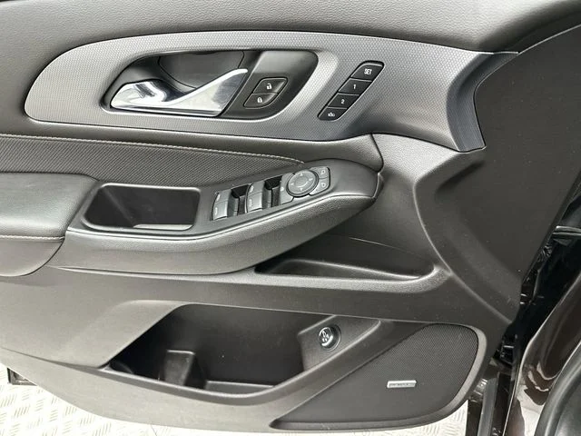 Used 2019 Brown Chevrolet Premier image 13
