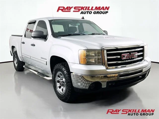 Used 2012 Silver GMC SL image 1